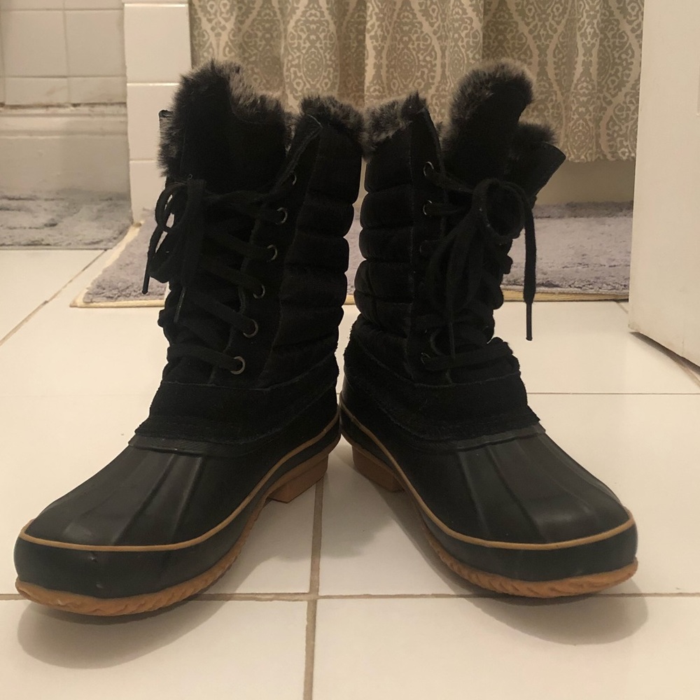 Khombu Faux Fur Women’s Boots